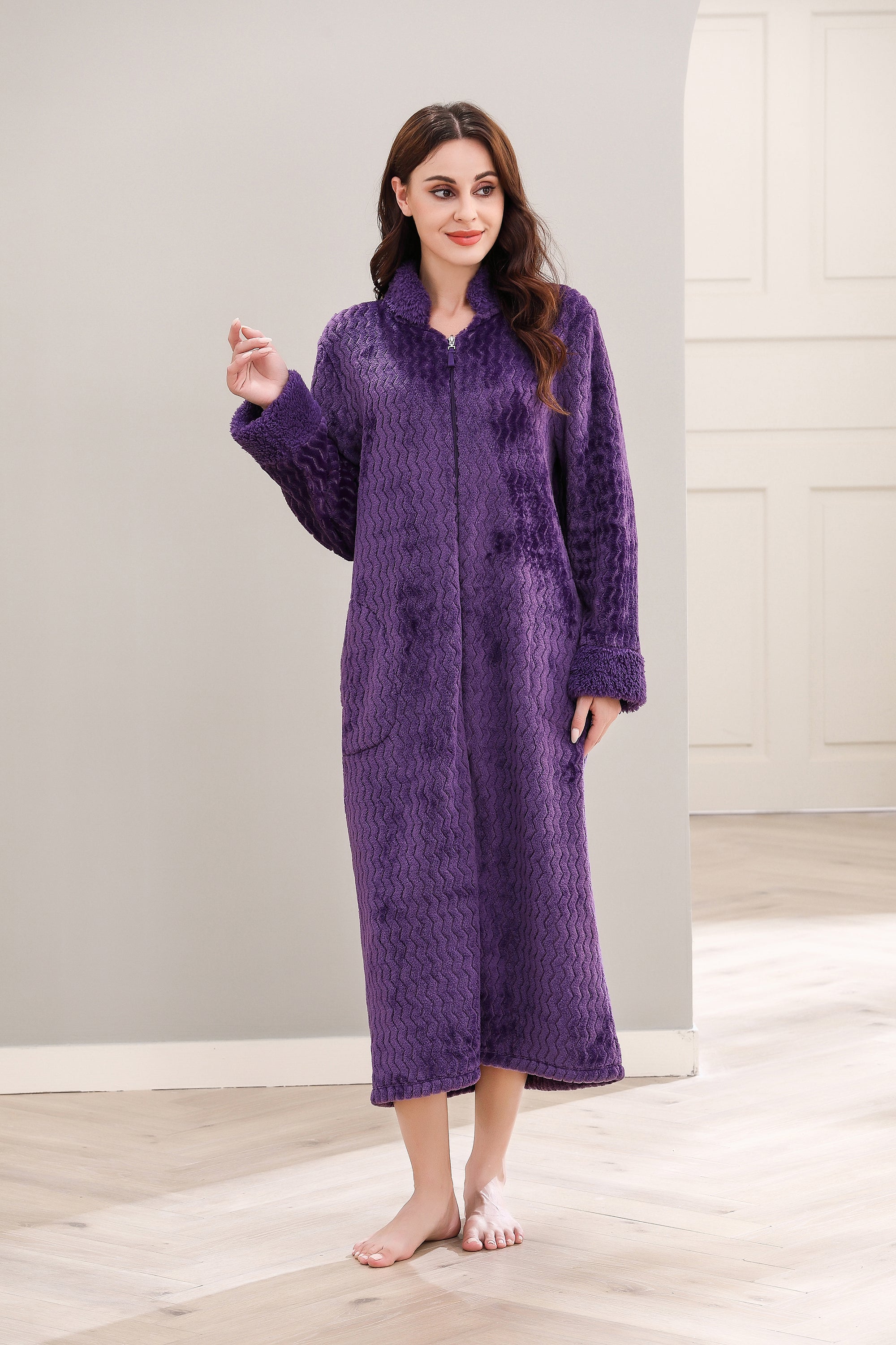 Richie House Women Fleece Robe Plush Long Zip Front Warm Soft Zippered Bathrobes S-3XL RHW4002